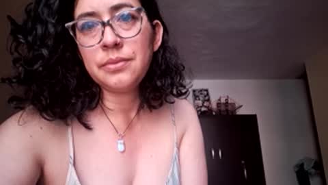 Snapshot of evolet_evolet_ chatting on November 2025 01:43:01 PM Evolet online show from November 2025 01:43:01 PM