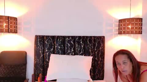 evvaa_moon online show from April 2026 12:30:02 PM