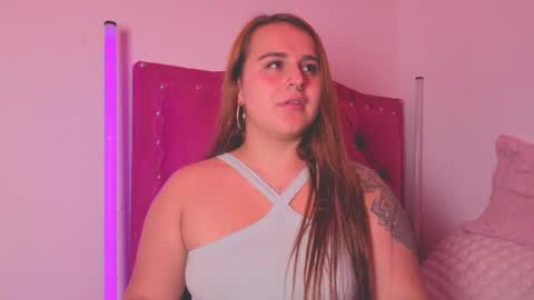 Snapshot of evy_orange1 chatting on November 2025 03:49:01 AM EVY online show from November 2025 03:49:01 AM