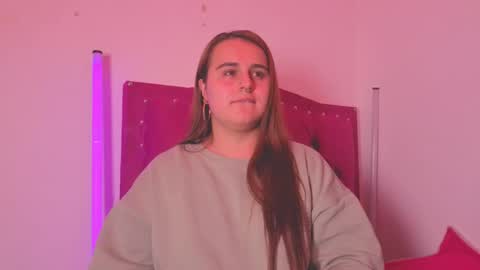 Snapshot of evy_orange1 chatting on November 2025 02:54:01 AM EVY online show from November 2025 02:54:01 AM