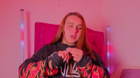 Snapshot of evy_orange1 chatting on November 2025 04:07:01 AM EVY online show from November 2025 04:07:01 AM