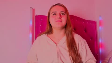 Snapshot of evy_orange1 chatting on November 2025 11:15:01 PM EVY online show from November 2025 11:15:01 PM