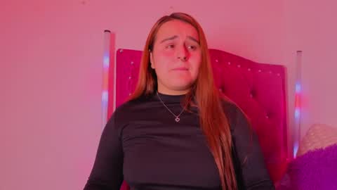 Snapshot of evy_orange1 chatting on November 2025 04:01:01 AM EVY online show from November 2025 04:01:01 AM