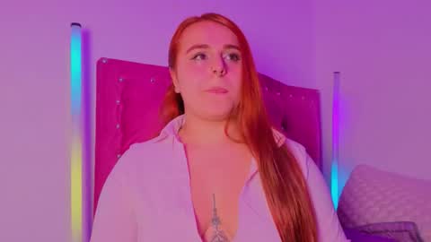 Snapshot of evy_orange1 chatting on November 2025 02:24:01 AM EVY online show from November 2025 02:24:01 AM