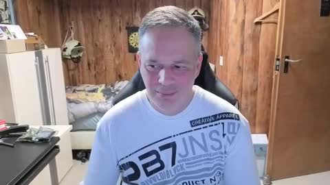 Snapshot of exibe1219 chatting on January 2025 01:55:02 PM exibe1219 online show from January 2025 01:55:02 PM