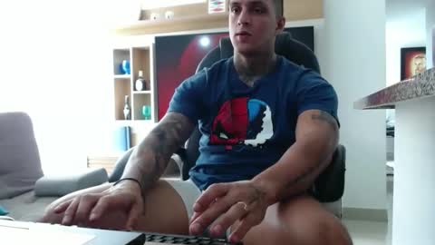 Snapshot of exotic_dude chatting on December 2024 05:48:01 PM camilo online show from December 2024 05:48:01 PM