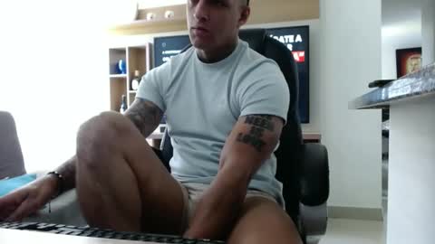 Snapshot of exotic_dude chatting on January 2025 07:57:01 PM camilo online show from January 2025 07:57:01 PM