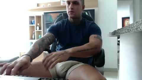 Snapshot of exotic_dude chatting on January 2025 04:17:01 PM camilo online show from January 2025 04:17:01 PM