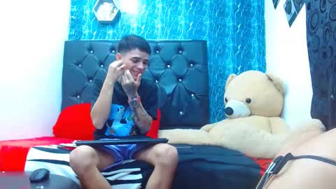 exotichot_couple online show from January 2025 03:43:01 AM