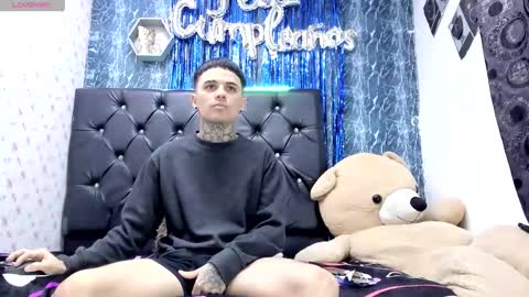 exotichot_couple online show from February 2026 10:41:01 PM