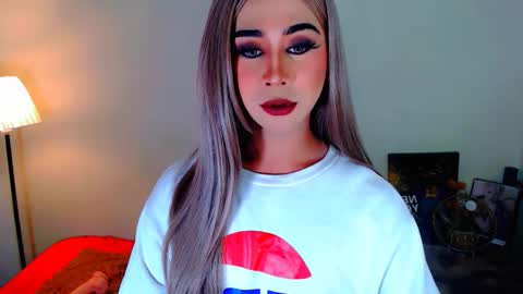 expensive_elise online show from March 2026 05:10:02 PM