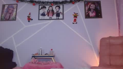 eyes_moonn online show from November 2025 12:25:01 AM