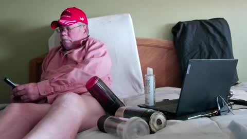 Eyeswideshut63 online show from October 2025 06:08:01 PM