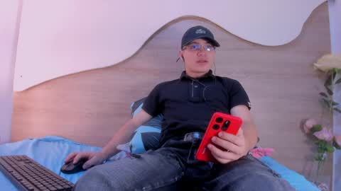 Snapshot of eytan_20 chatting on May 2026 01:39:01 PM EYTAN online show from May 2026 01:39:01 PM