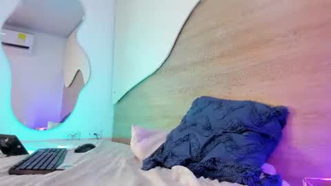 Snapshot of eytan_20 chatting on June 2026 05:45:01 PM EYTAN online show from June 2026 05:45:01 PM