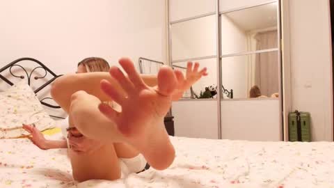 Snapshot of eziliz chatting on February 2026 06:45:01 PM call me Princess online show from February 2026 06:45:01 PM