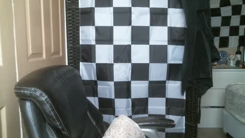 Snapshot of ezra_naamah chatting on February 2025 08:22:01 PM Ezra Naamah online show from February 2025 08:22:01 PM