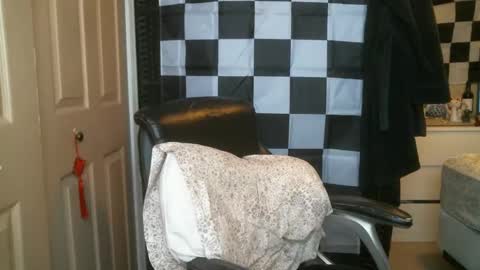 Snapshot of ezra_naamah chatting on February 2025 05:48:02 PM Ezra Naamah online show from February 2025 05:48:02 PM