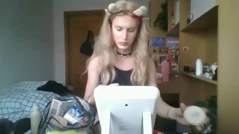 Snapshot of ezrafindom chatting on February 2026 03:33:01 PM Ranya online show from February 2026 03:33:01 PM