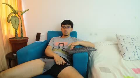 Snapshot of fallgays chatting on July 2026 06:01:02 PM FallGays online show from July 2026 06:01:02 PM