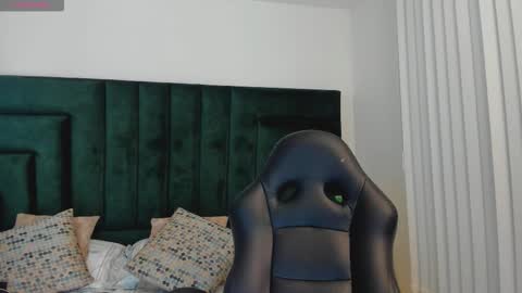 Snapshot of faloonroussel chatting on November 2025 06:18:01 PM Faloon online show from November 2025 06:18:01 PM