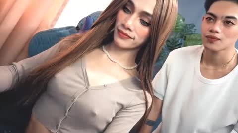 Snapshot of familystroke_twinny8 chatting on October 2025 06:23:01 AM Alexandra x Alexandro online show from October 2025 06:23:01 AM