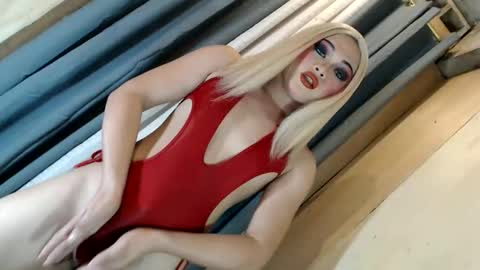 Snapshot of fantasticcock69_daniella chatting on November 2025 11:41:01 AM DANIELLA - DONT FORGET TO GIVE ME A THUMBSU UP online show from November 2025 11:41:01 AM