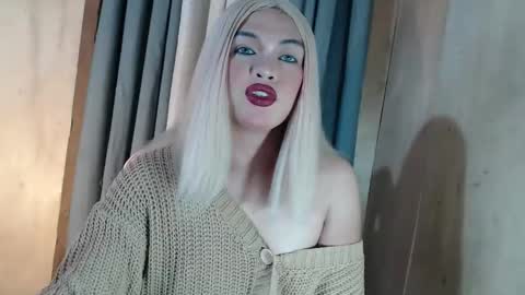 Snapshot of fantasticcock69_daniella chatting on April 2026 11:42:02 PM DANIELLA - DONT FORGET TO GIVE ME A THUMBSU UP online show from April 2026 11:42:02 PM