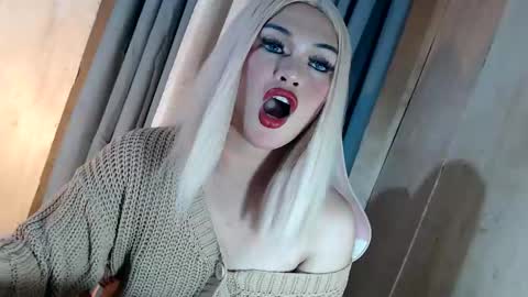 Snapshot of fantasticcock69_daniella chatting on May 2026 10:21:01 AM DANIELLA - DONT FORGET TO GIVE ME A THUMBSU UP online show from May 2026 10:21:01 AM