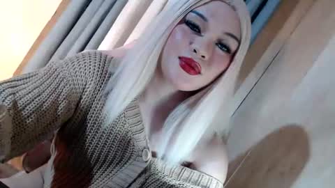 DANIELLA - DONT FORGET TO GIVE ME A THUMBSU UP online show from June 2026 05:27:01 PM