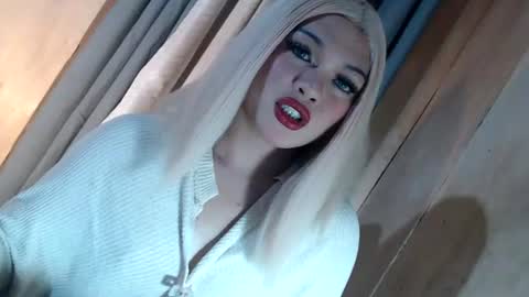 DANIELLA - DONT FORGET TO GIVE ME A THUMBSU UP online show from July 2026 11:05:02 AM