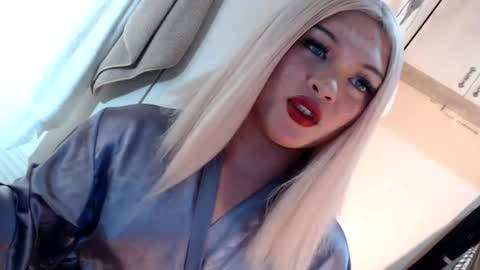 DANIELLA - DONT FORGET TO GIVE ME A THUMBSU UP online show from July 2026 12:52:01 PM