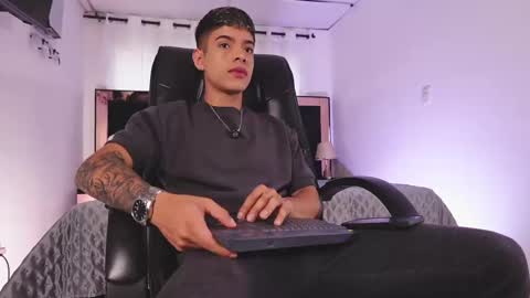 farid_jake_ online show from February 2025 08:03:01 PM