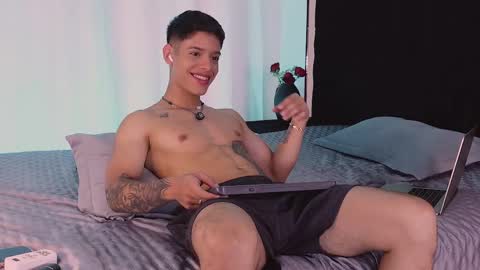 farid_jake_ online show from September 2025 06:45:01 PM