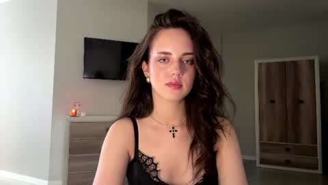 Mia online show from June 2026 03:15:02 PM
