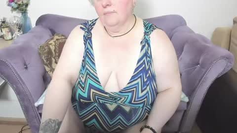 fashiona online show from April 2026 09:16:02 PM