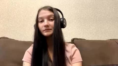 Aurora 18yo online show from October 2025 07:49:02 AM