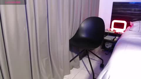 FAUSTO online show from November 2025 05:17:01 PM