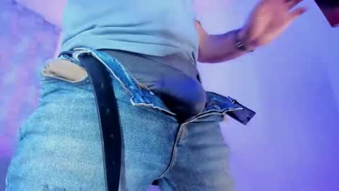 favid95 online show from November 2025 04:40:01 PM