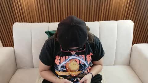 Feelena online show from February 2026 04:46:01 PM