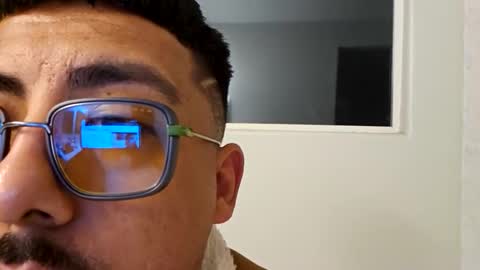 Snapshot of feelsbomber chatting on November 2025 06:56:01 AM feelsbomber online show from November 2025 06:56:01 AM