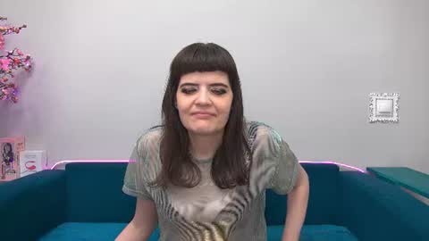 Snapshot of feelsgoodwoman chatting on June 2026 01:10:01 AM Laura online show from June 2026 01:10:01 AM
