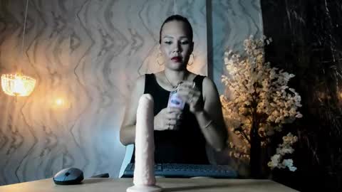 feetbynic online show from October 2025 02:24:01 PM