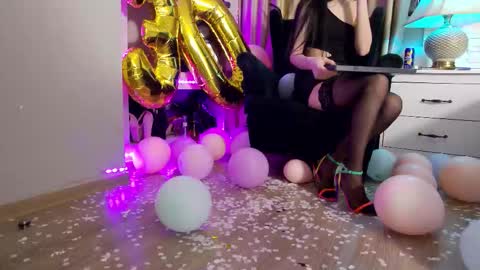 Snapshot of feetvibe chatting on November 2025 08:36:02 AM FeetVibe online show from November 2025 08:36:02 AM