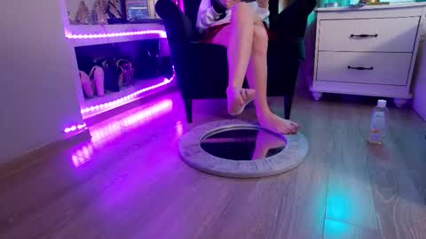 Snapshot of feetvibe chatting on November 2025 12:15:02 PM FeetVibe online show from November 2025 12:15:02 PM