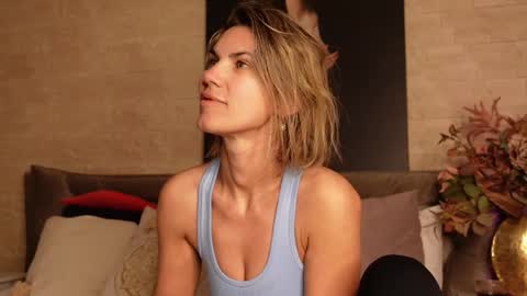 FeliciaKrige online show from April 2026 08:28:02 PM