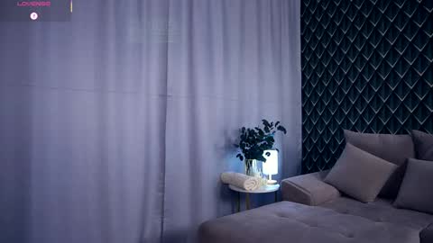 Hello im Nova online show from October 2025 04:22:02 AM