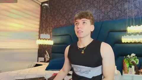 Femboy Max online show from January 2026 12:10:02 PM