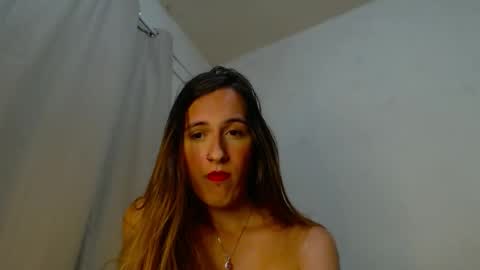 Snapshot of femmeangel chatting on October 2025 11:46:02 PM Alice online show from October 2025 11:46:02 PM