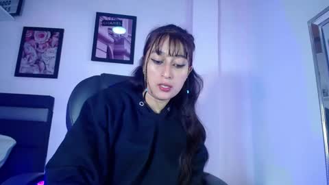 Snapshot of fenixx_19 chatting on April 2026 11:21:01 AM Fenix online show from April 2026 11:21:01 AM